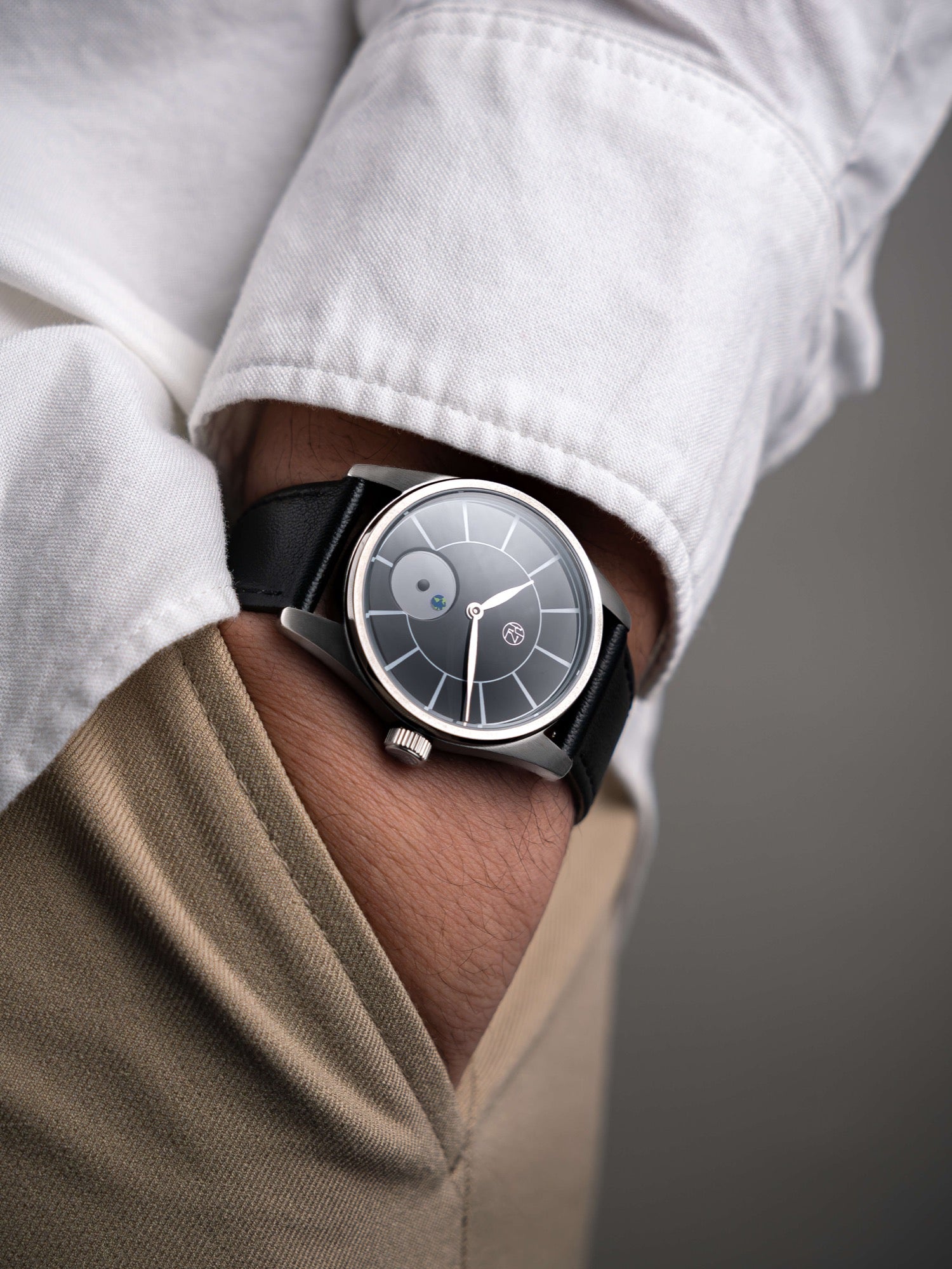 HZ.03 Blue Marble - Black