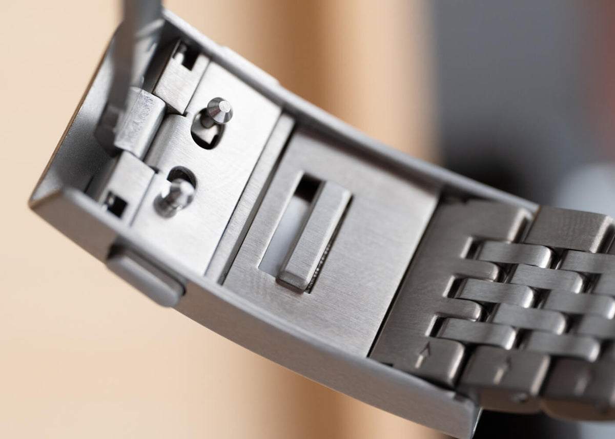 HZ.02 Chronograph - Black Panda - Hz Watches