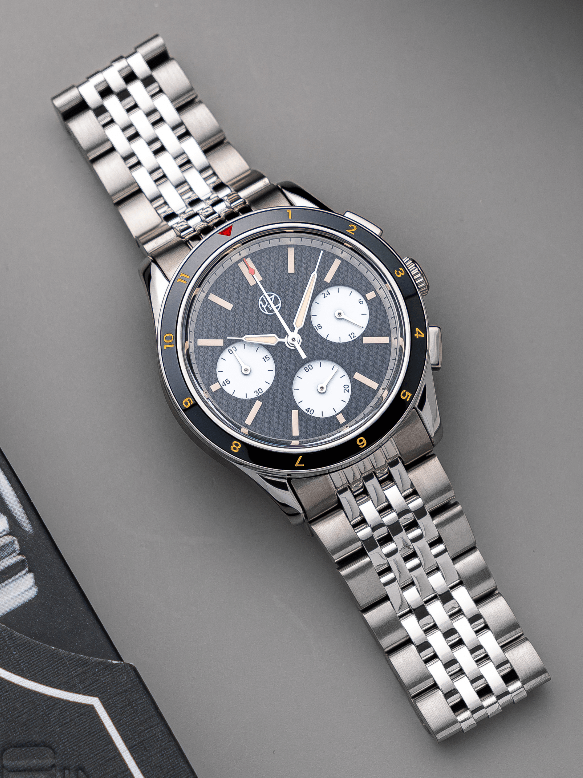 HZ.02 Chronograph - Black - Hz Watches