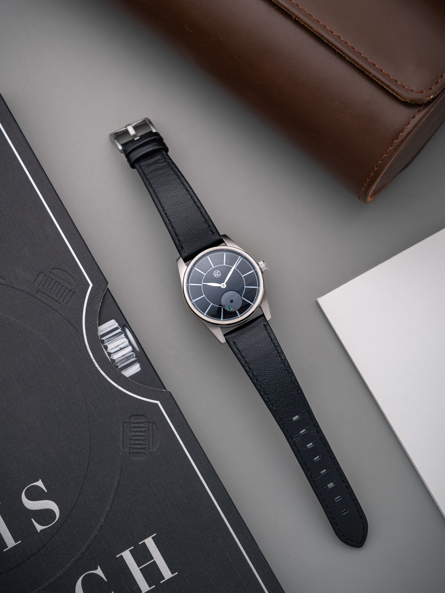 HZ.03 Blue Marble - Black