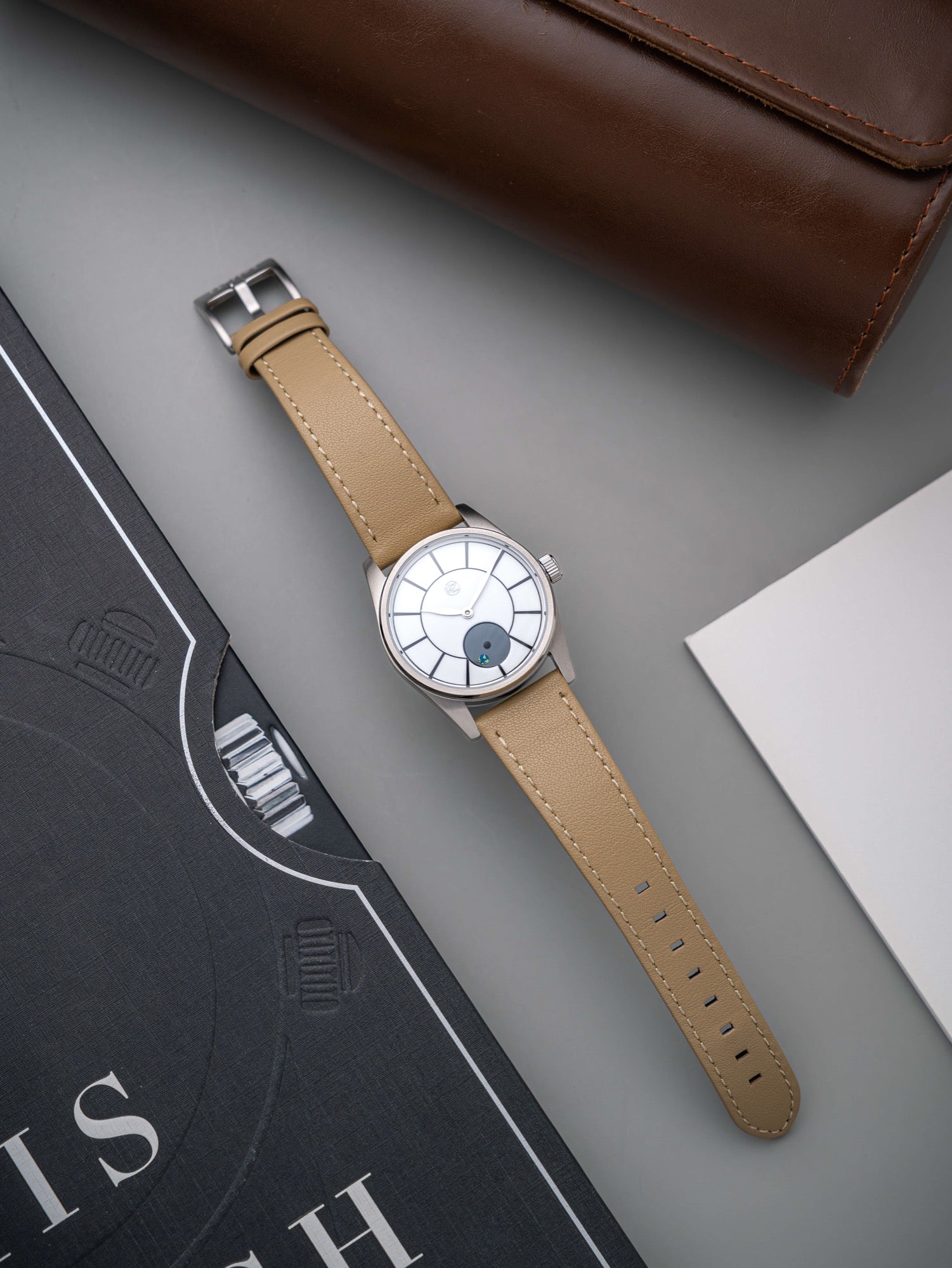 HZ.03 Blue Marble - White